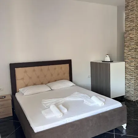 Luiza 2 Ksamil